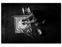 David Díaz_ Haciendo tela, fotografía, 60 x 45 cm.